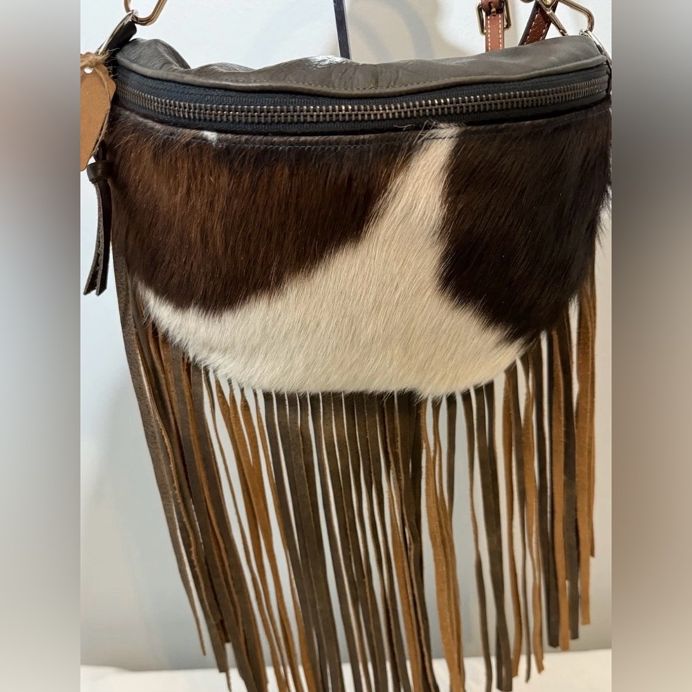 Hand Tooled Cowhide Leather Crossbody Bag Hair-On Brown White Fringe Western - Picture 5 of 12